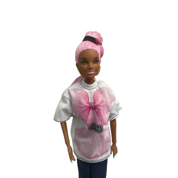 Barbie Extra Doll # 10 Very Long Pink Hair Braids Smiling Articulated 2021 - Picture 7 of 16